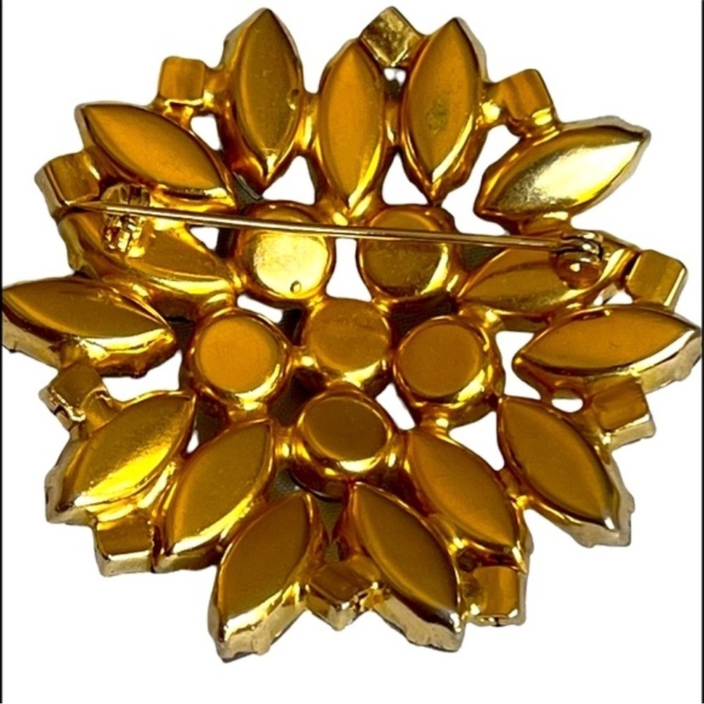 Vintage Aurora Borealis Rhinestone Brooch **EUC** - Picture 2 of 5